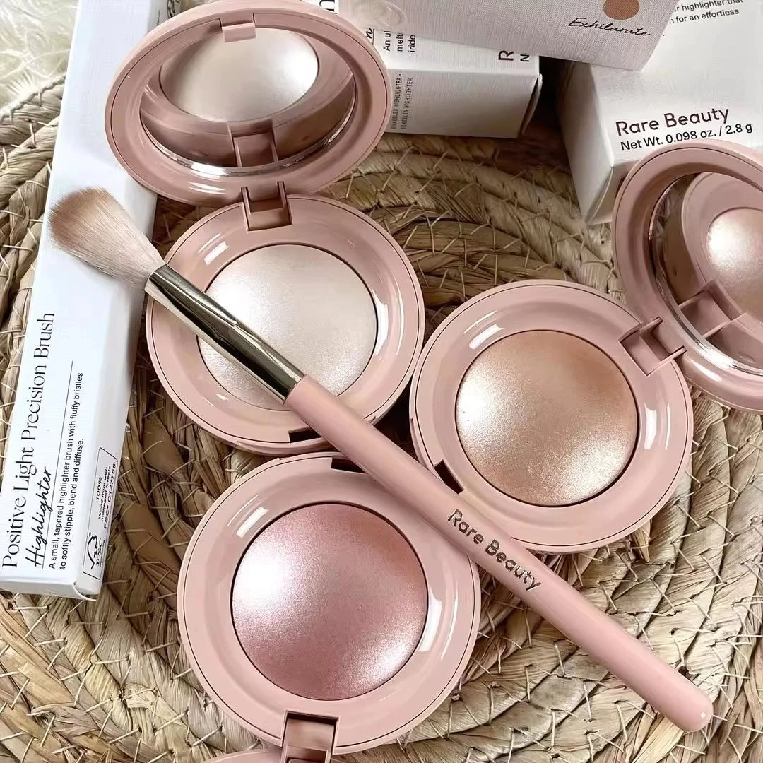 Rare Beauty Light Silky Touch Innovative Highlighter Transferproof Smudgeproof Water-resistant Long Lasting Natural-looking Glow