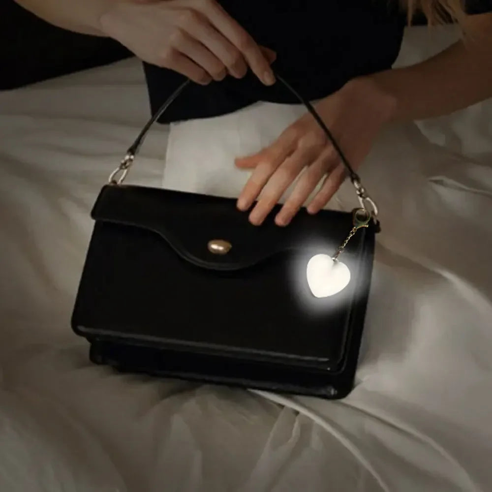 1pcs Purse Heart LED Light Handbag Lamp Automatic Motion Activated Purse Heart Shaped Light for Women Bah Purse Charm